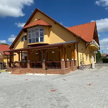 Betli Panzio 게스트하우스 3*