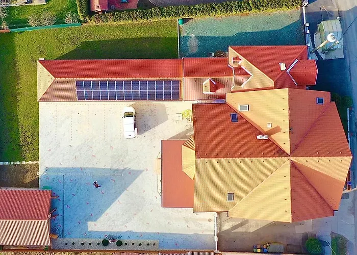 贝缇里帕兹奥旅馆 3*