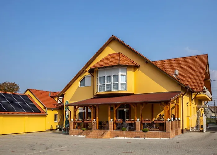 贝缇里帕兹奥旅馆 3*