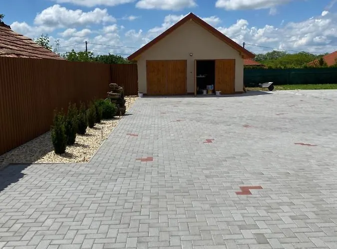 贝缇里帕兹奥旅馆 招待所 3*